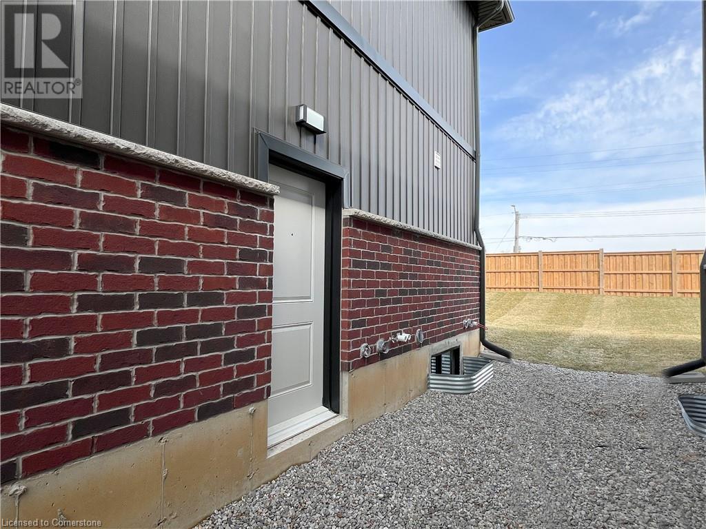 123 Amber Street Property Photo 33