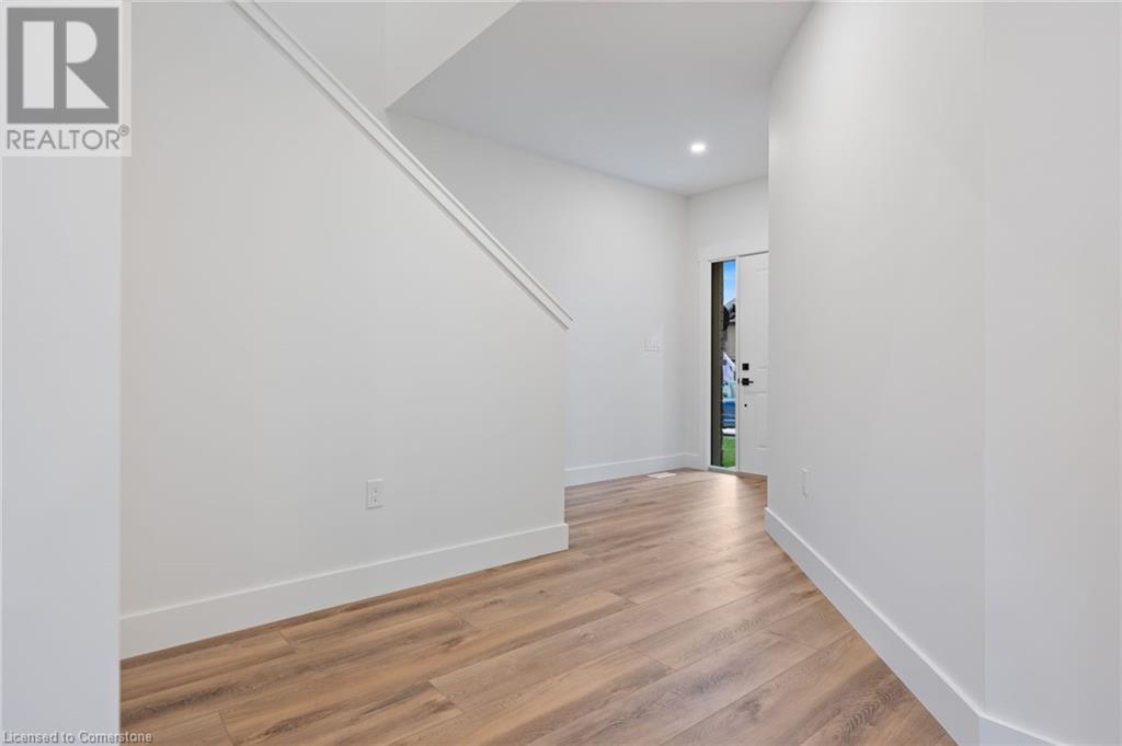 115 Amber Street Property Photo 4