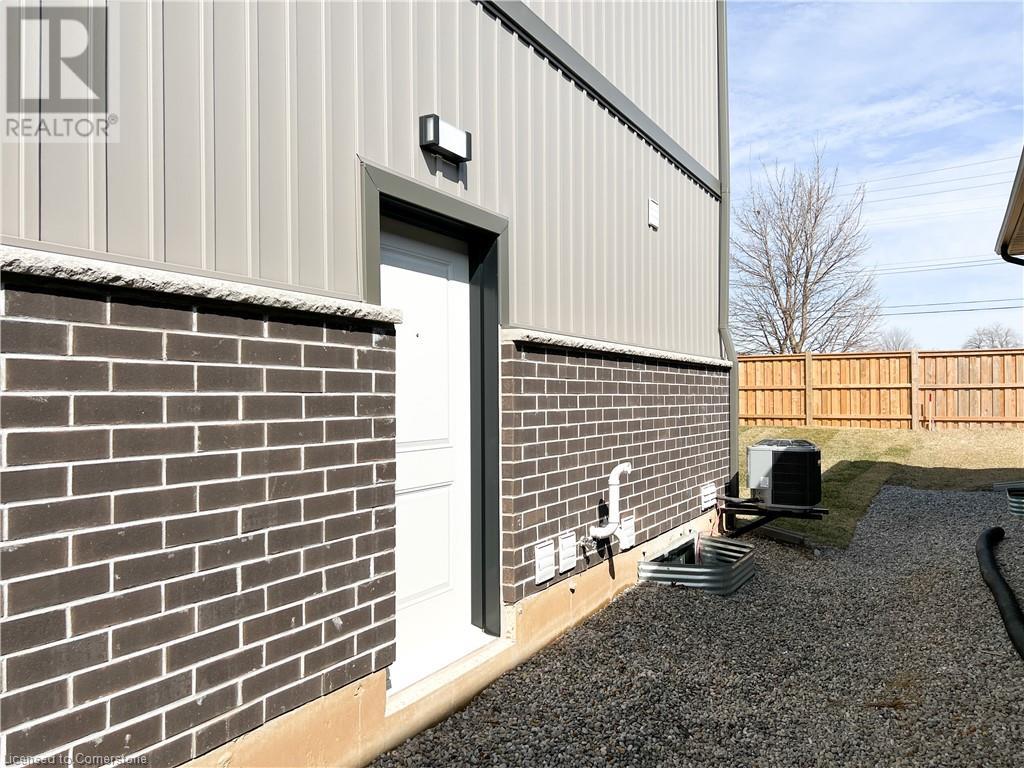 99 Amber Street Property Photo 33