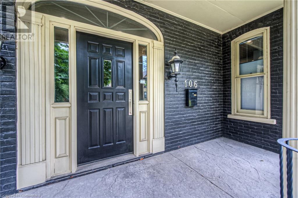 106 Young Street W Property Photo 5