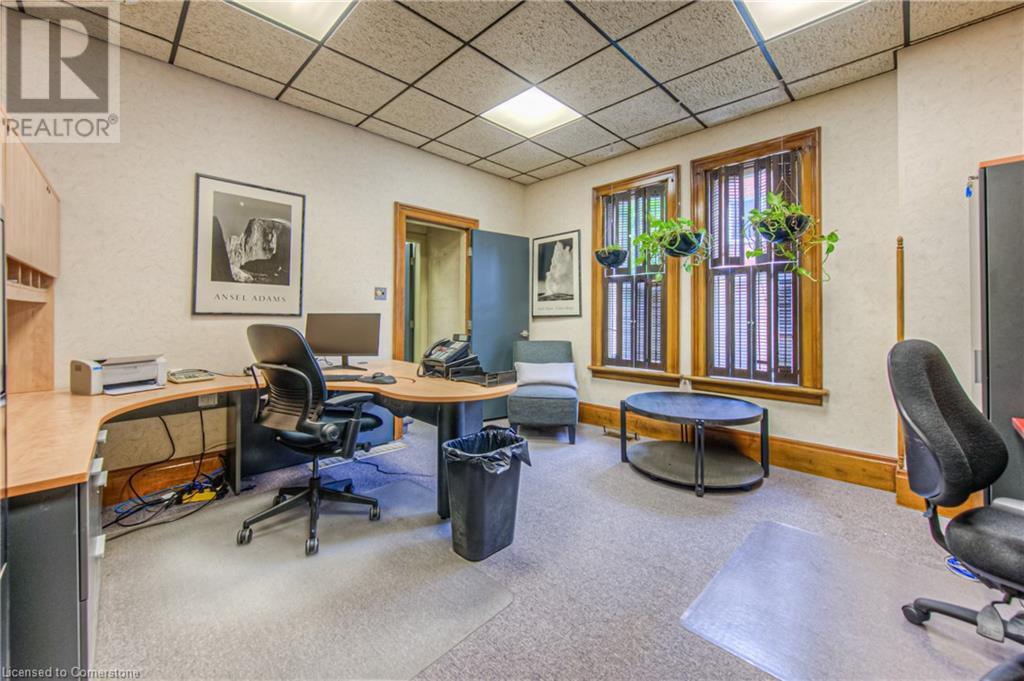 106 Young Street W Property Photo 16