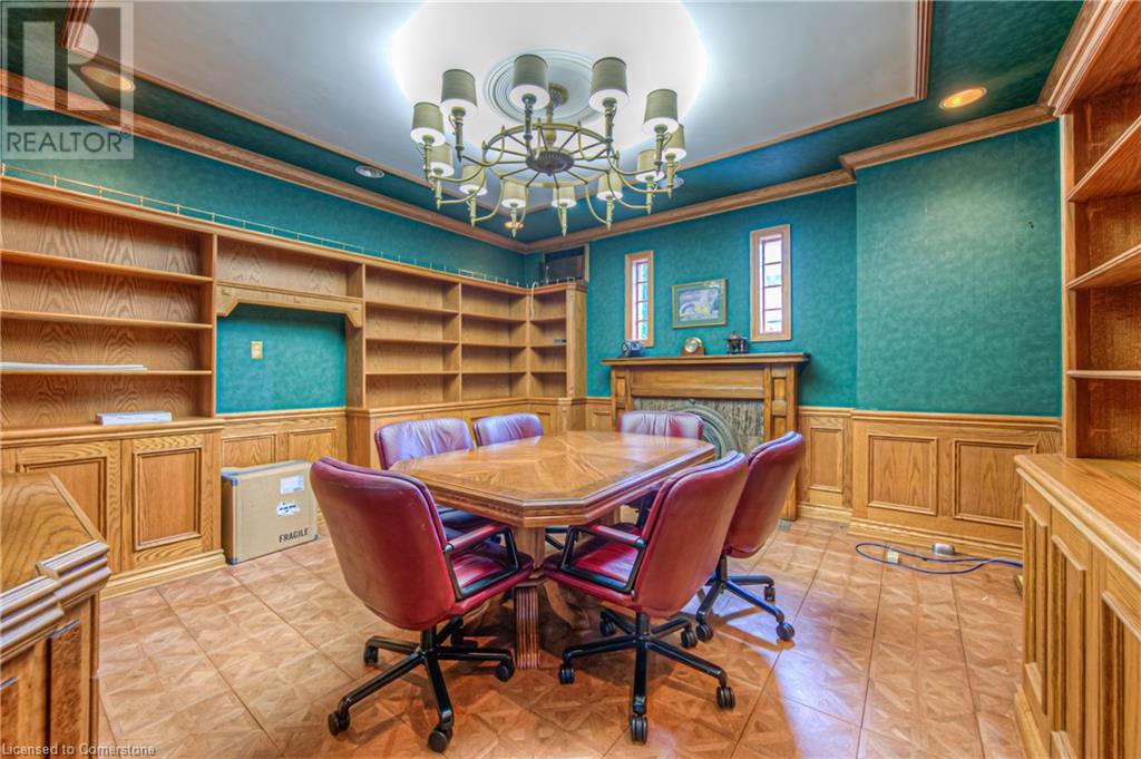106 Young Street W Property Photo 21