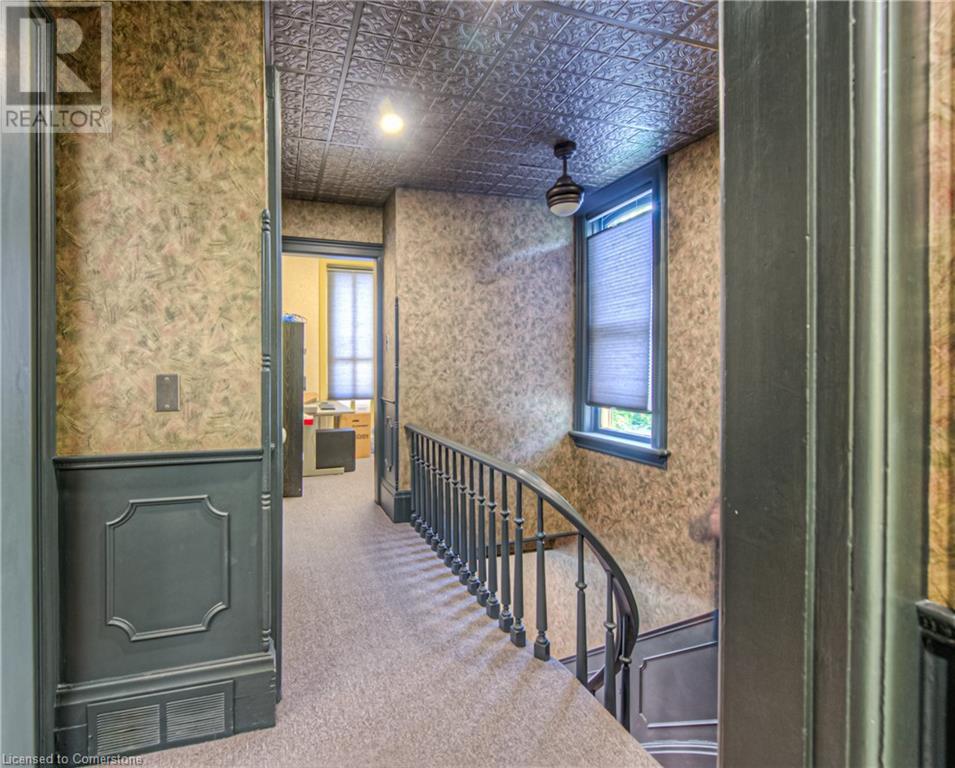 106 Young Street W Property Photo 26