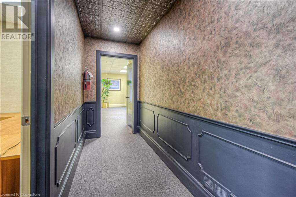 106 Young Street W Property Photo 27