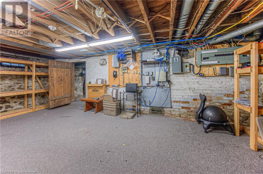 106 Young Street W Property Photo 28