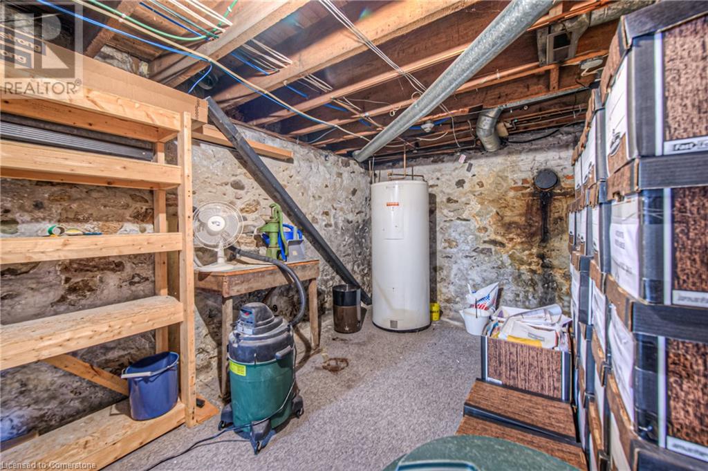 106 Young Street W Property Photo 30