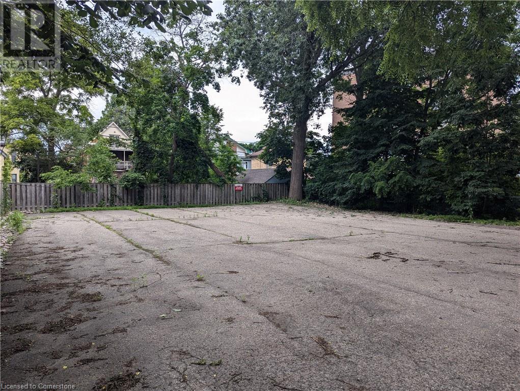 106 Young Street W Property Photo 34