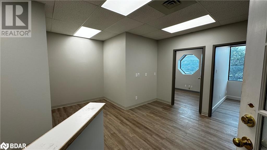 190 Cundles Road E Unit# 201d Property Photo 4