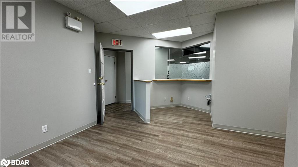 190 Cundles Road E Unit# 201d Property Photo 5