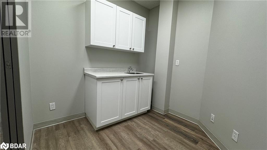 190 Cundles Road E Unit# 201d Property Photo 12