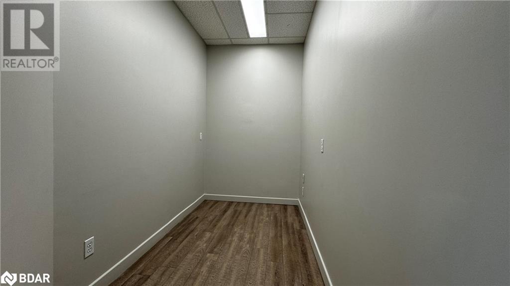 190 Cundles Road E Unit# 201d Property Photo 16