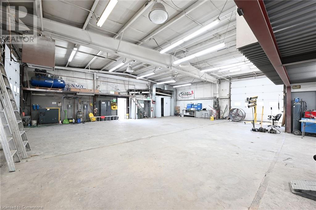 347 Hatt Street W Property Photo 13