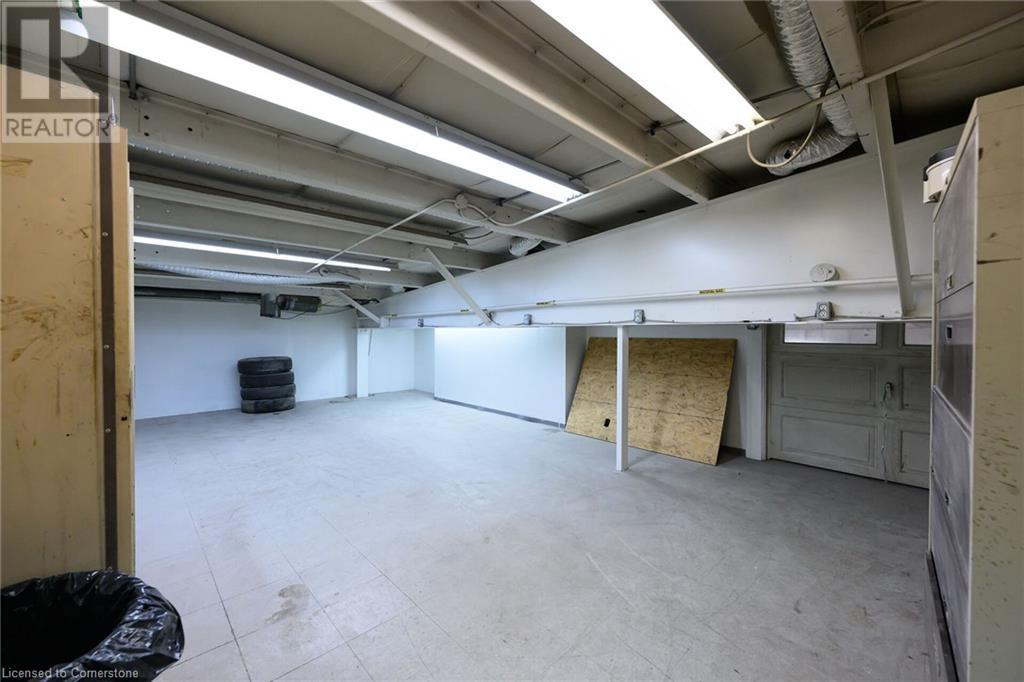 347 Hatt Street W Property Photo 29