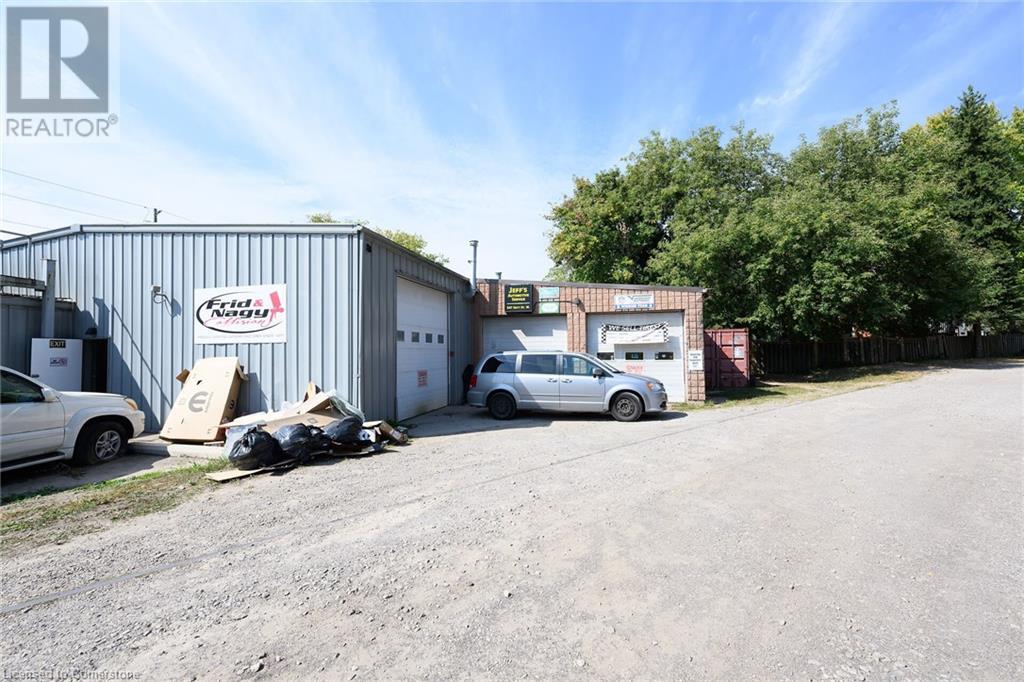 347 Hatt Street W Property Photo 39