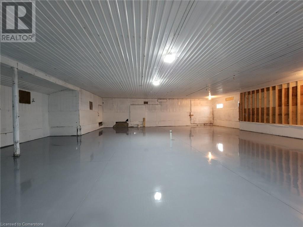 5463 Chippewa Road E Unit# Barn Property Photo 6
