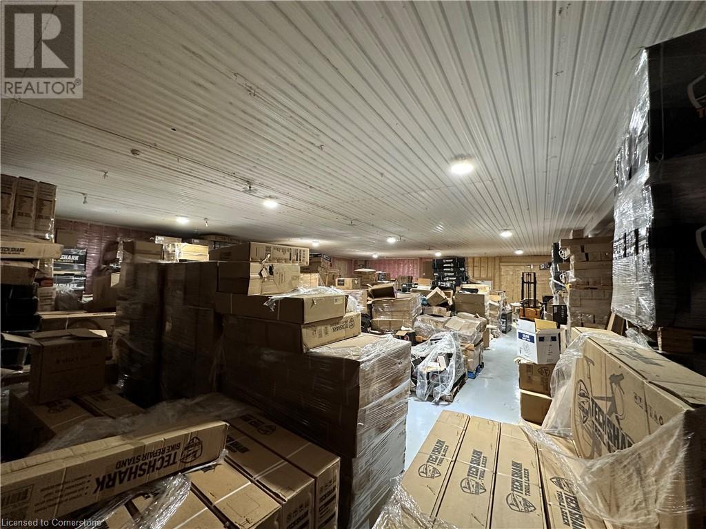 5463 Chippewa Road E Unit# Barn Property Photo 9