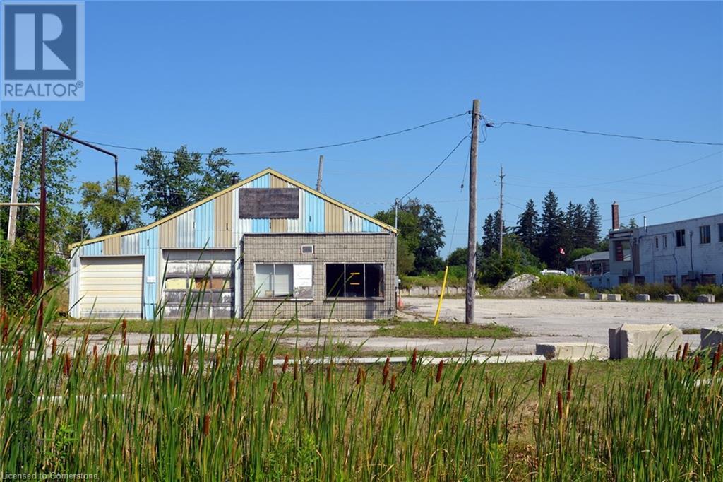 458 Queensway Highway W Property Photo 1