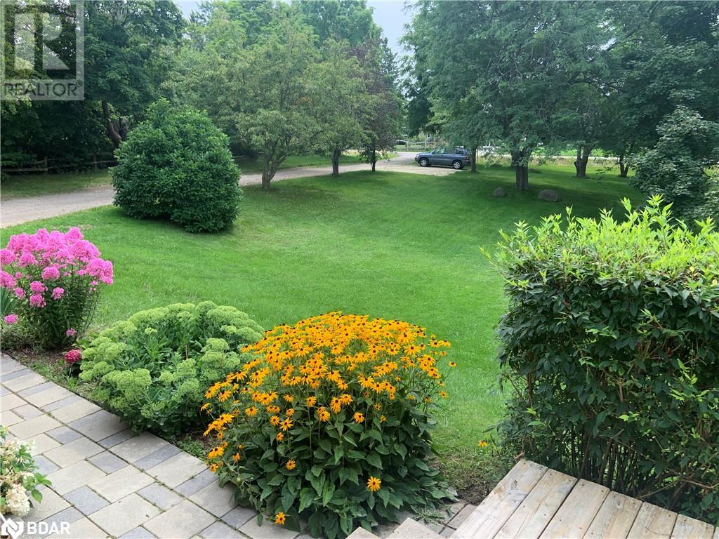 5884 7th Line Property Photo 2