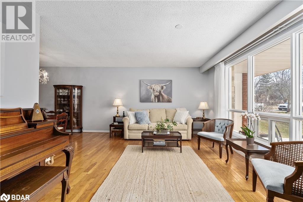 5884 7th Line Property Photo 12
