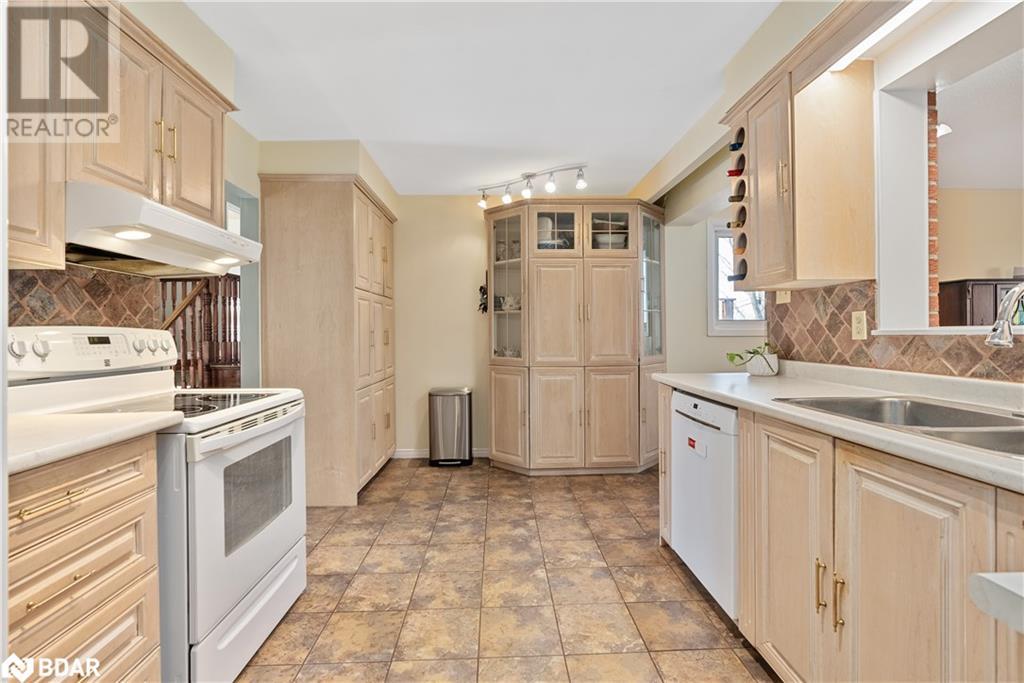 5884 7th Line Property Photo 15
