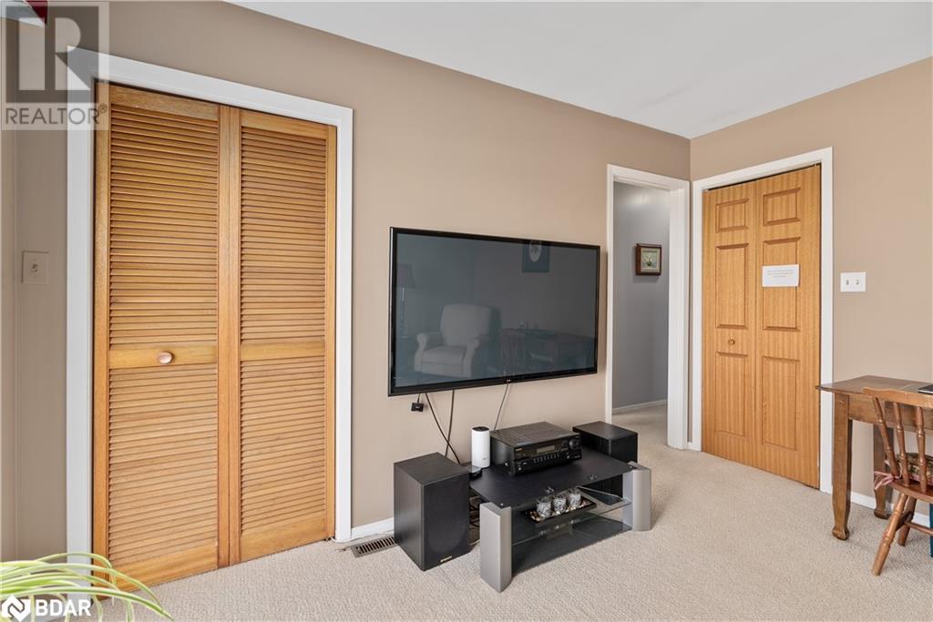 5884 7th Line Property Photo 32
