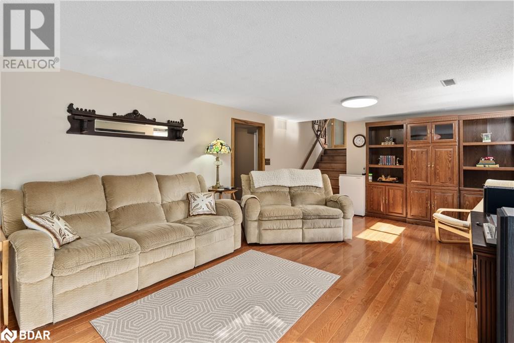 5884 7th Line Property Photo 36