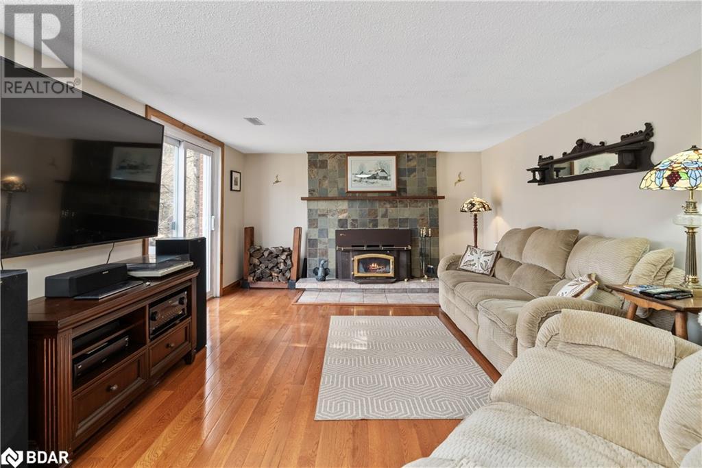 5884 7th Line Property Photo 37