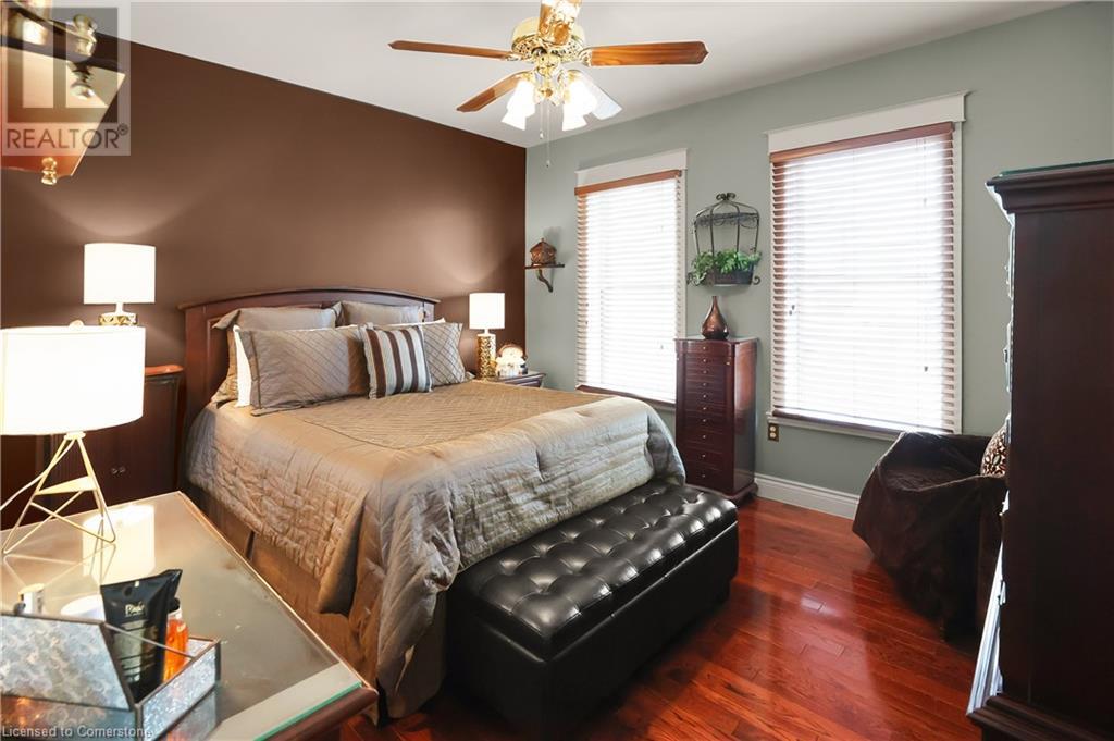 24 Cross Street Property Photo 15