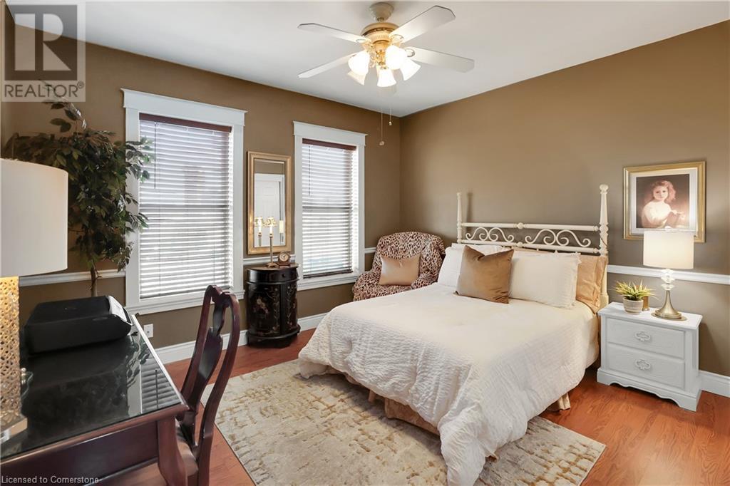24 Cross Street Property Photo 16