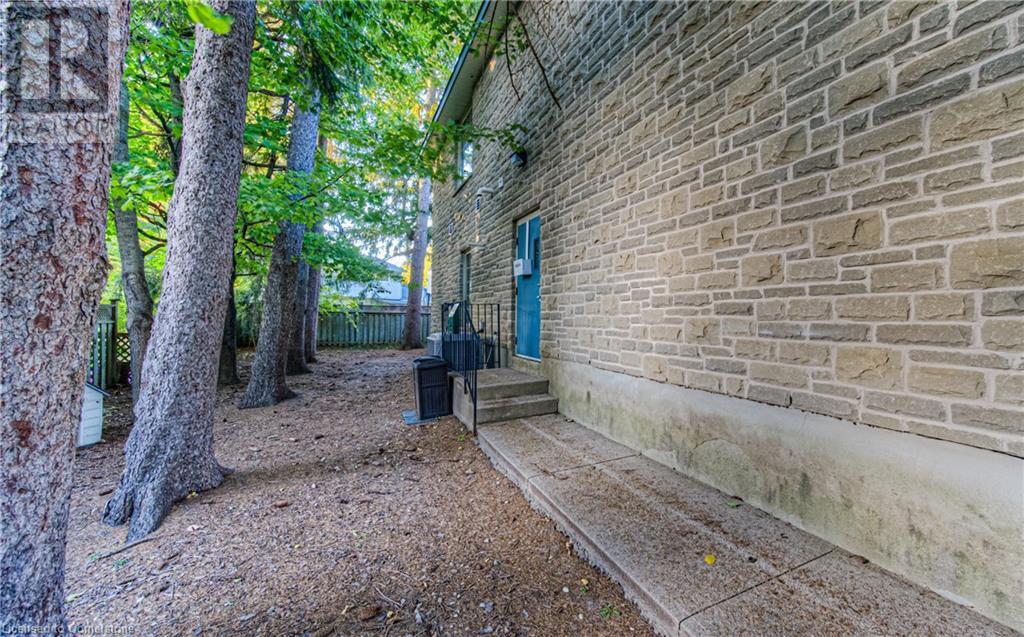 370 University Avenue E Unit# 102 103 105 Property Photo 49