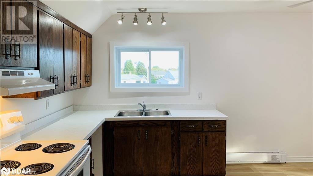 156 Simcoe Street Street Property Photo 5