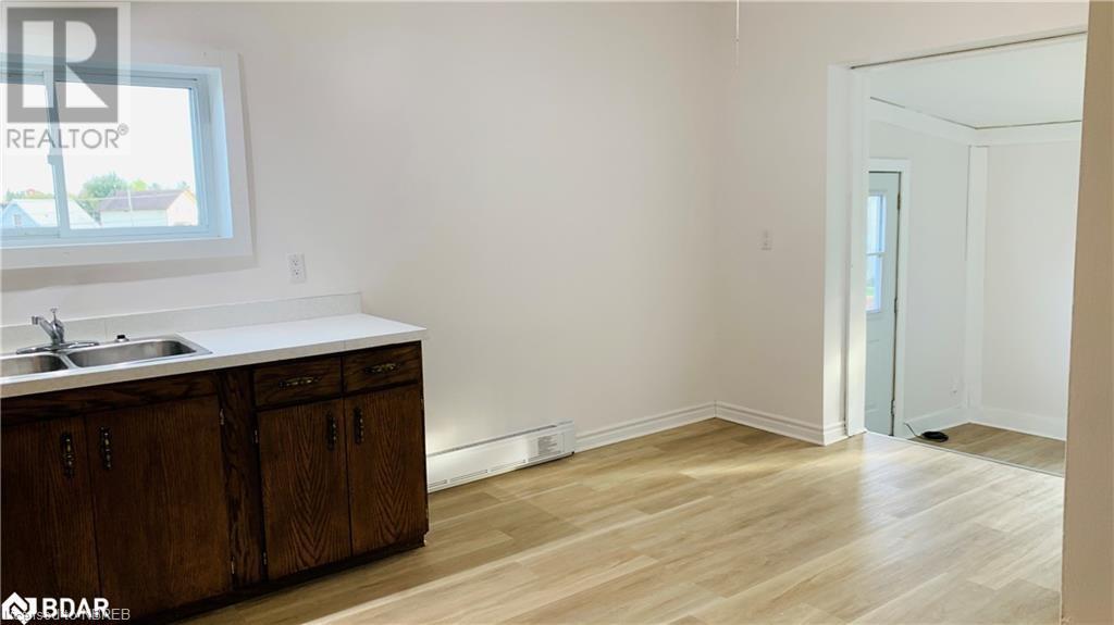 156 Simcoe Street Street Property Photo 8