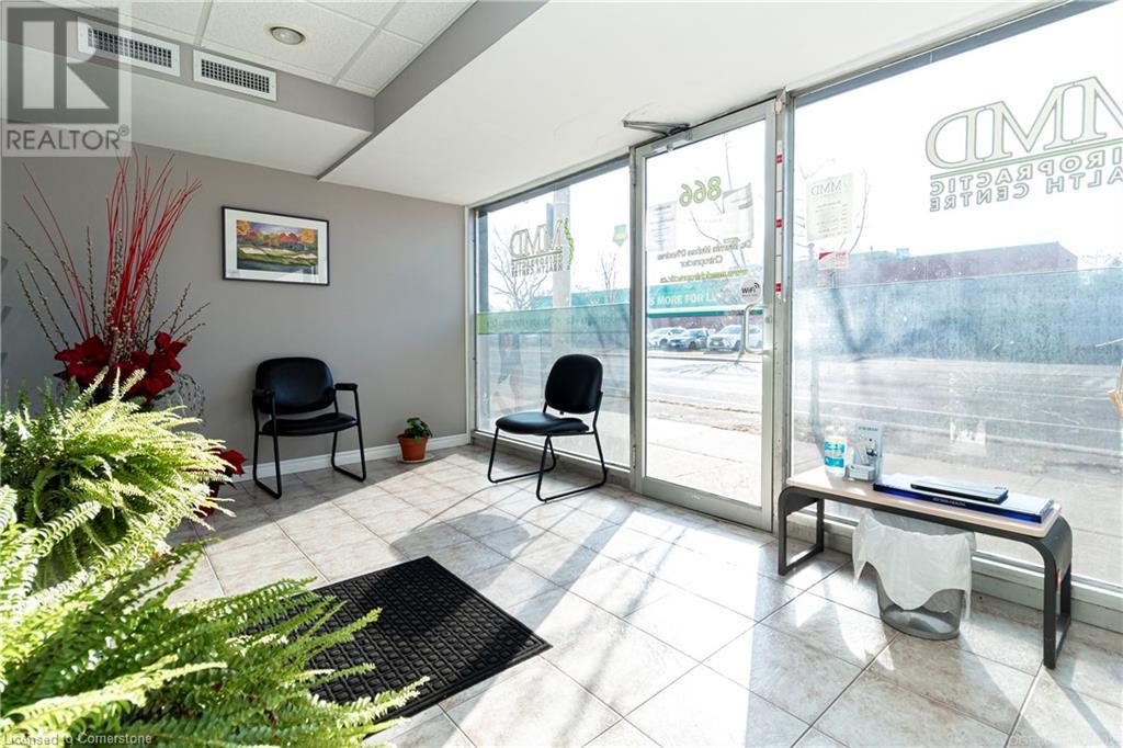 868 King Street W Property Photo 3