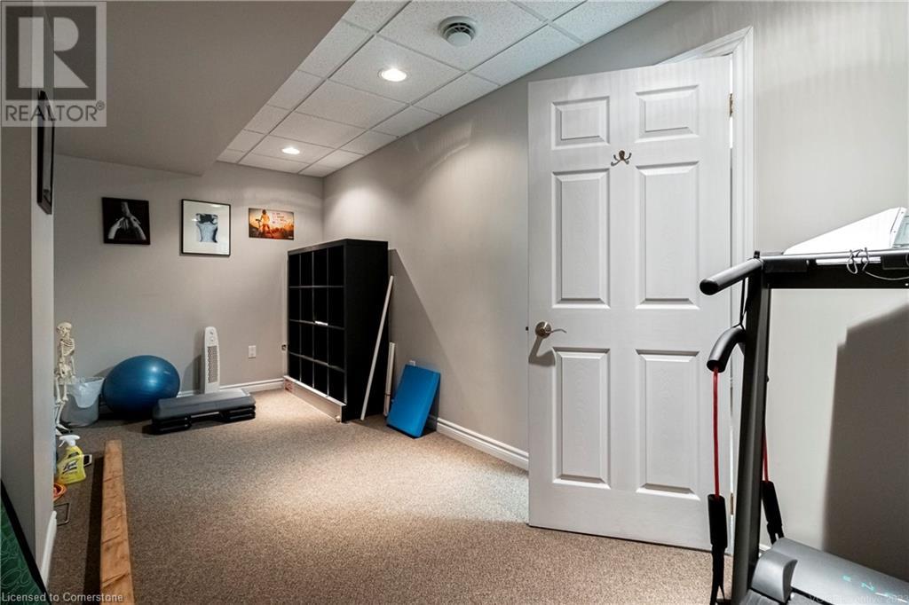 868 King Street W Property Photo 10