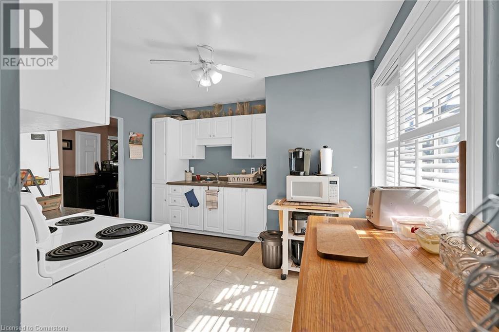 942 Upper Gage Avenue Property Photo 4