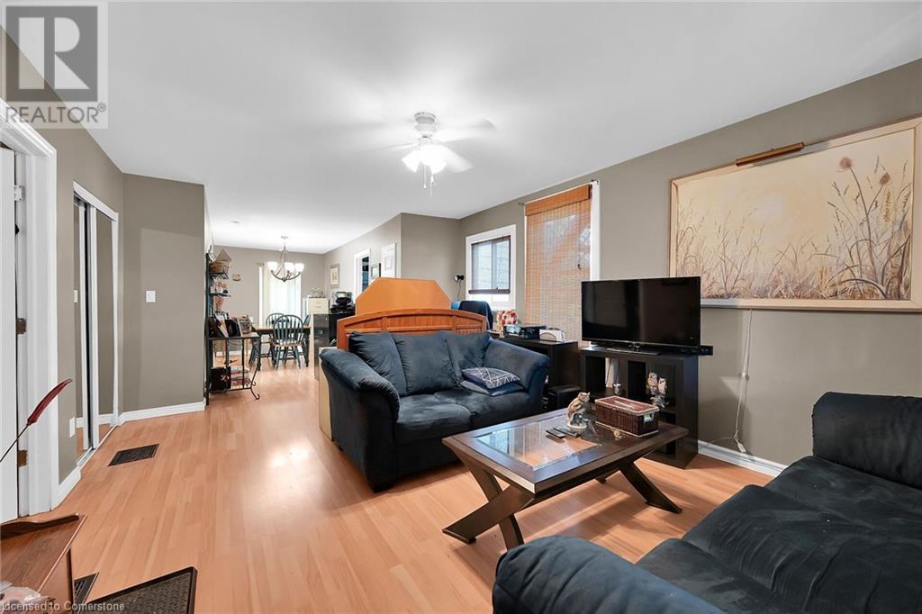 942 Upper Gage Avenue Property Photo 10