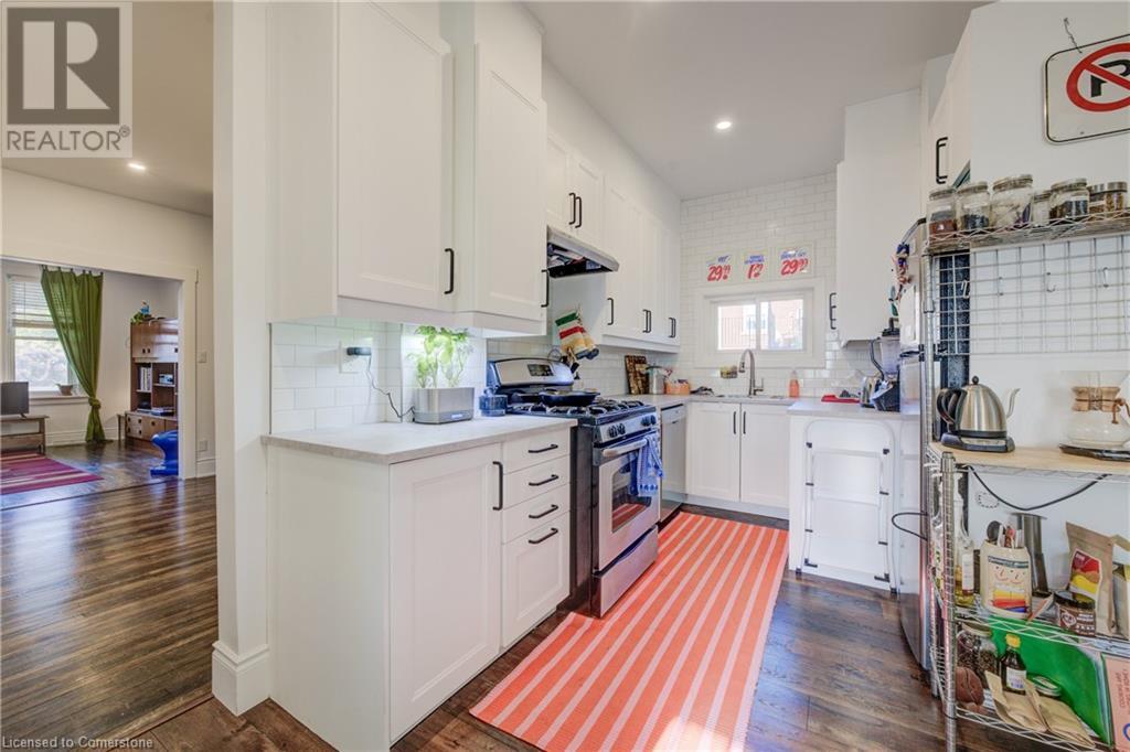 52 Henry Street Property Photo 6