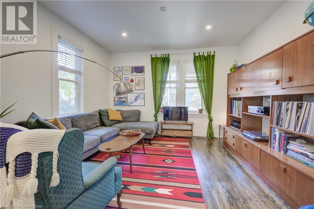 52 Henry Street Property Photo 14