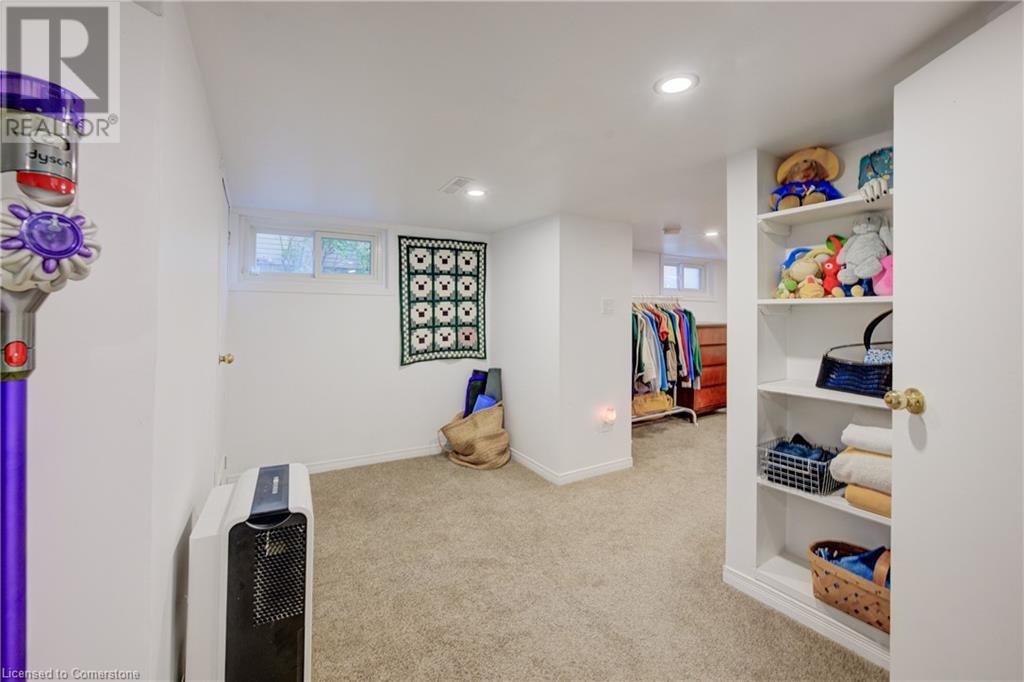 52 Henry Street Property Photo 23