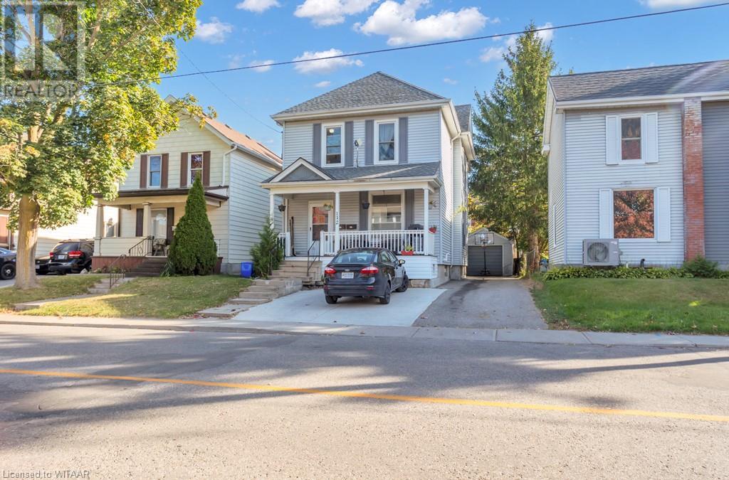 112 Wellington Street N Property Photo 2