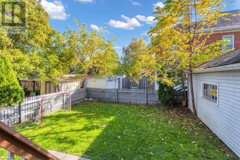 112 Wellington Street N Property Photo 5