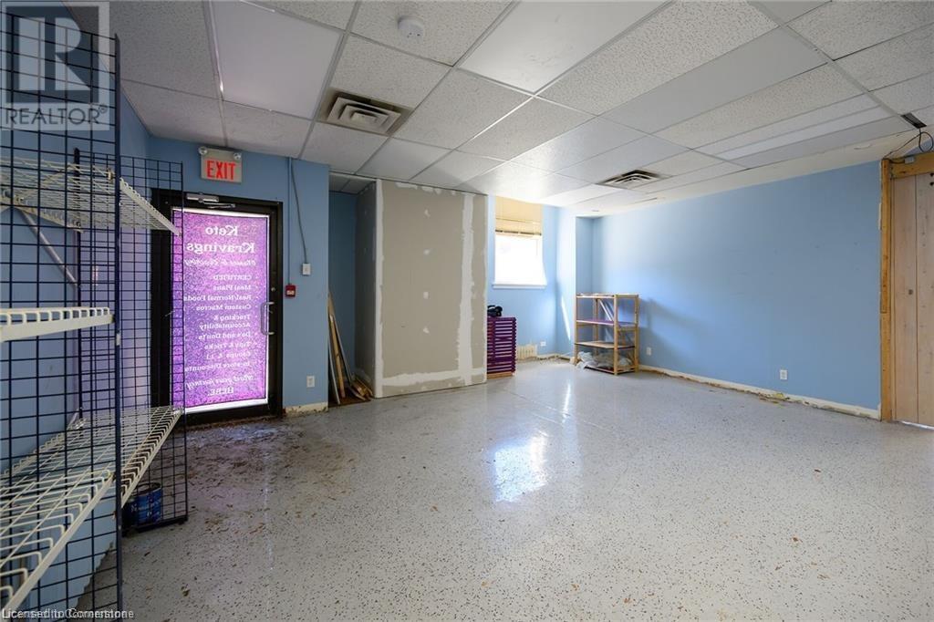 336 Ottawa Street N Property Photo 3