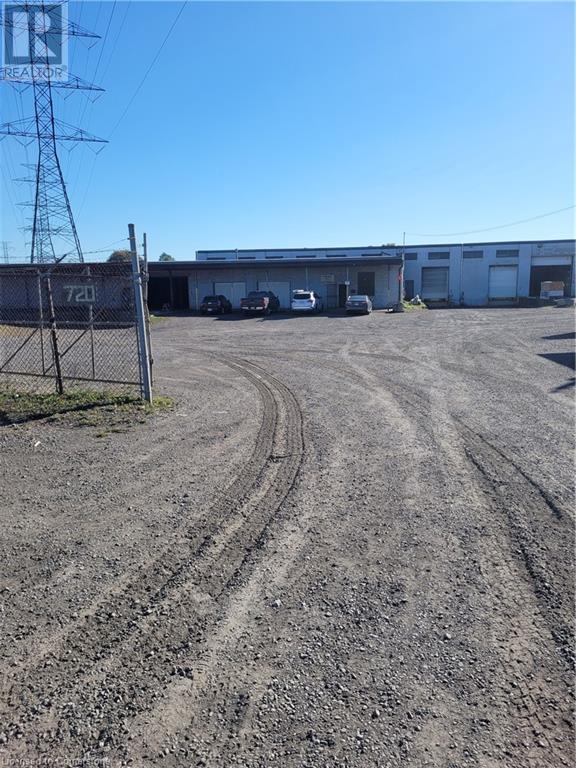 720 Parkdale Avenue N Property Photo 2