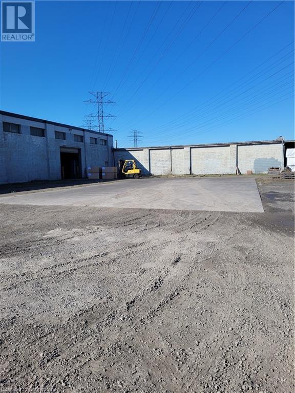 720 Parkdale Avenue N Property Photo 12