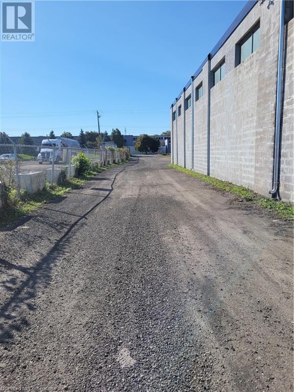 720 Parkdale Avenue N Property Photo 17