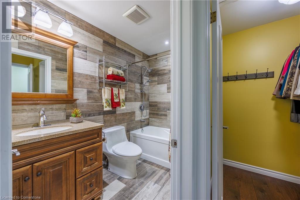 1285 Cockshutt Road Property Photo 36