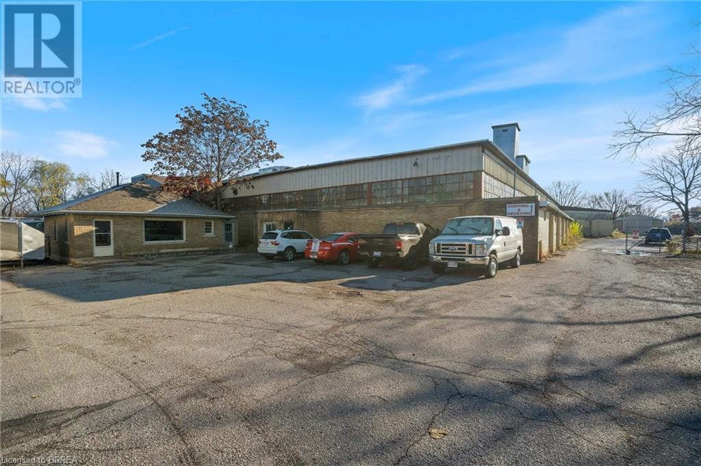 411 West Street Property Photo 11