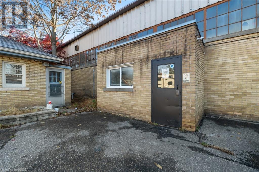 411 West Street Property Photo 12