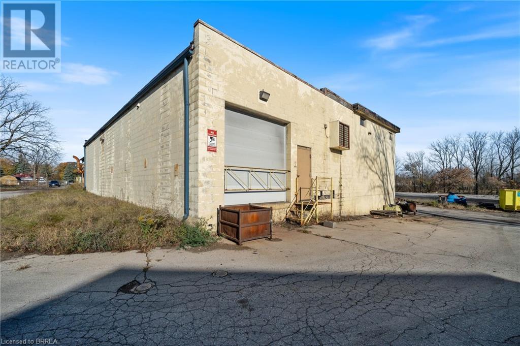 411 West Street Property Photo 14