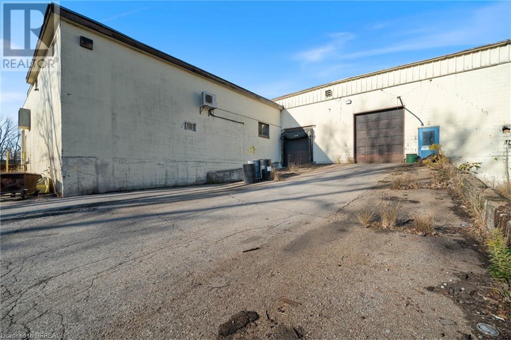 411 West Street Property Photo 17